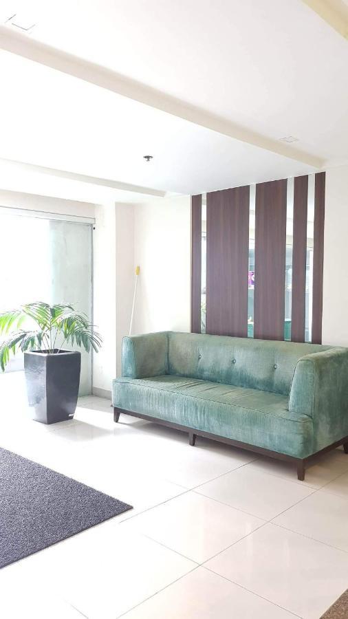 101 Newport Blvd C2 4F By Rechelle Nunag Pasay Exterior photo