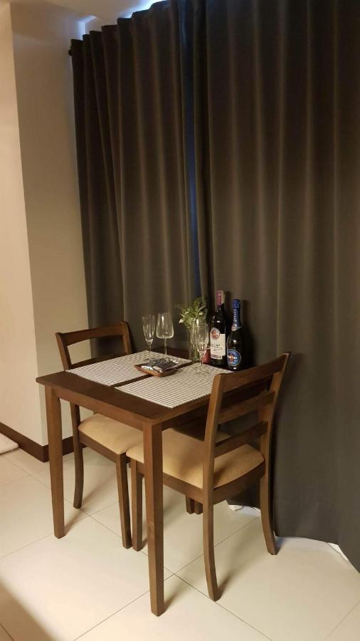 101 Newport Blvd C2 4F By Rechelle Nunag Pasay Exterior photo