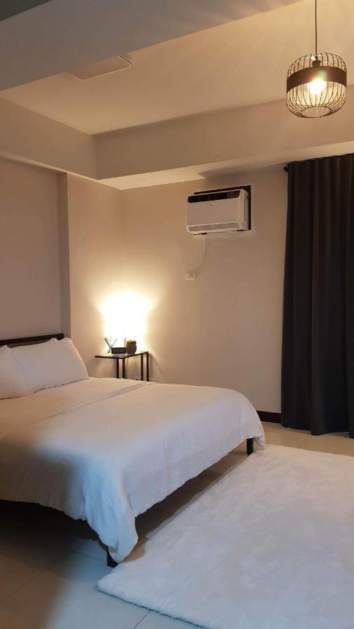 101 Newport Blvd C2 4F By Rechelle Nunag Pasay Exterior photo