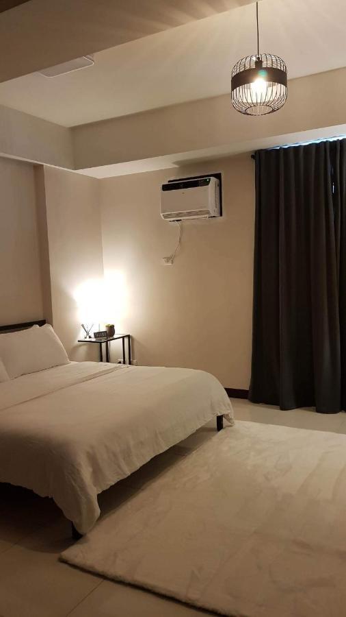 101 Newport Blvd C2 4F By Rechelle Nunag Pasay Exterior photo