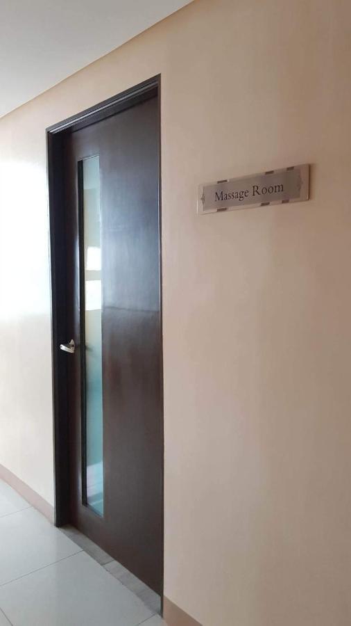 101 Newport Blvd C2 4F By Rechelle Nunag Pasay Exterior photo
