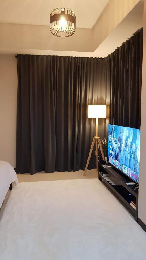 101 Newport Blvd C2 4F By Rechelle Nunag Pasay Exterior photo